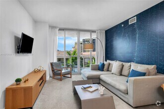 Building Photo - 2602 E Hallandale Beach Blvd