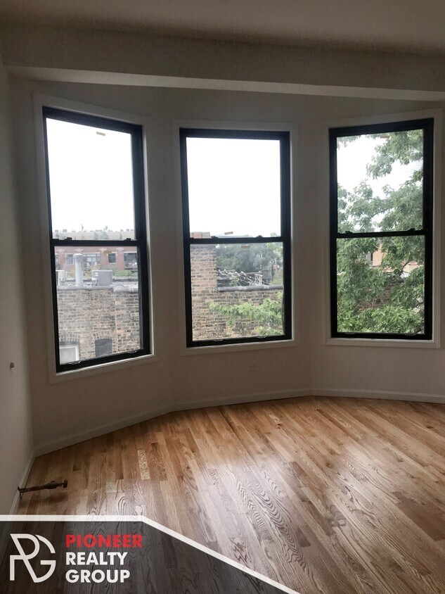 730 W Cornelia Ave, Chicago, IL 60657 730 W Cornelia Ave Chicago, IL