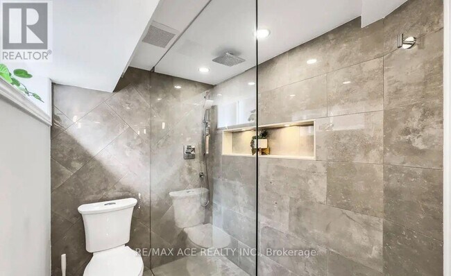 Building Photo - 52 Ivorwood Crescent