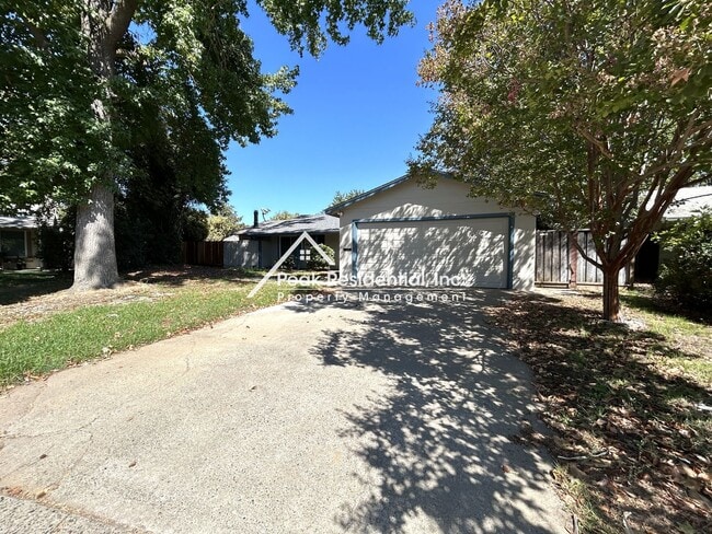 Building Photo - Adorable 3 bedroom 2 bathroom home located...