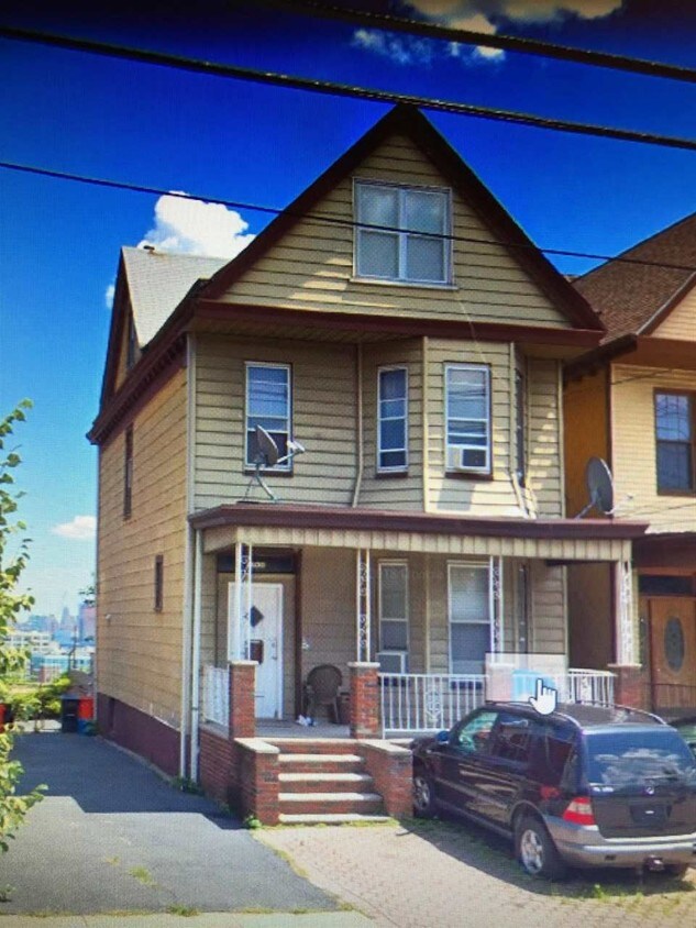 1200 Palisade Ave, Union City, NJ 07087 House for Rent in Union City