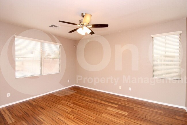 Foto del edificio - 1015 E Ranch Rd