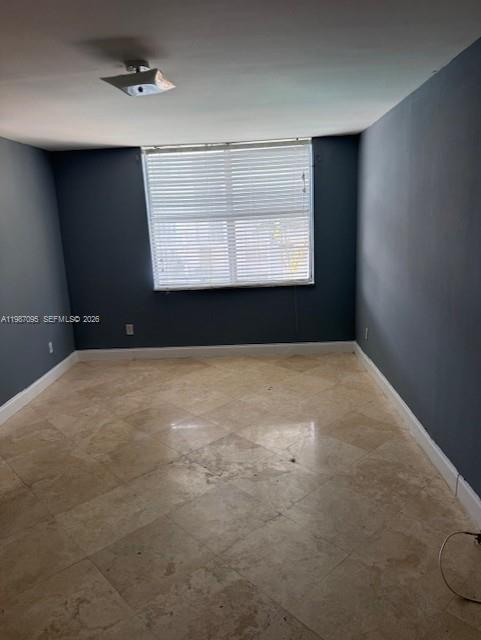 Foto del edificio - 488 NW 165th St