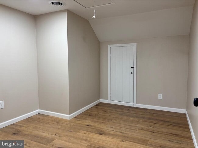 Foto del edificio - 63 N 5th St
