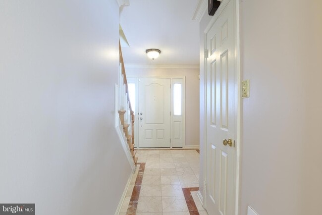 Building Photo - 8519 Electric Ave