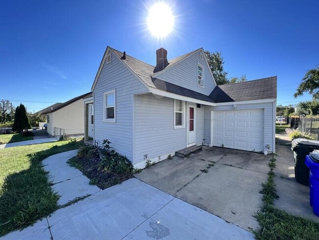 Building Photo - 125 38th St NE