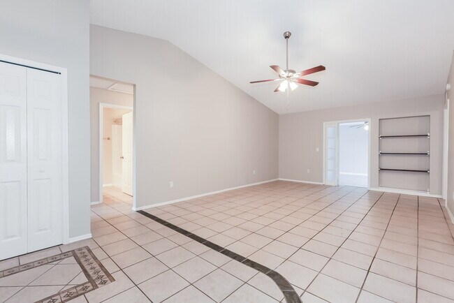 Building Photo - 1406 Woodstork Dr
