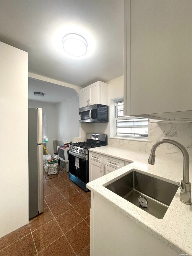 Building Photo - 155-13-155-65 65th Ave