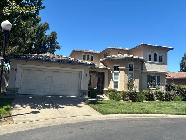 One Of a Kind - HUGE 3/2.5 (Guard Gated Pr... - One Of a Kind - HUGE 3/2.5 (Guard Gated Pr... House