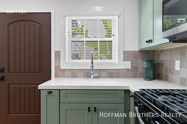 Foto del edificio - 1020 - 1024 Carol Dr West Hollywood, CA 90069