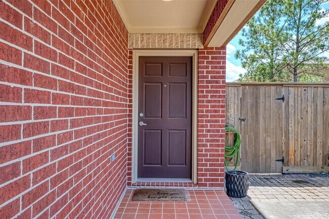 Foto del edificio - 650 Westcross St