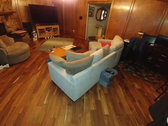 Foto del edificio - 2721 Knollwood Ct