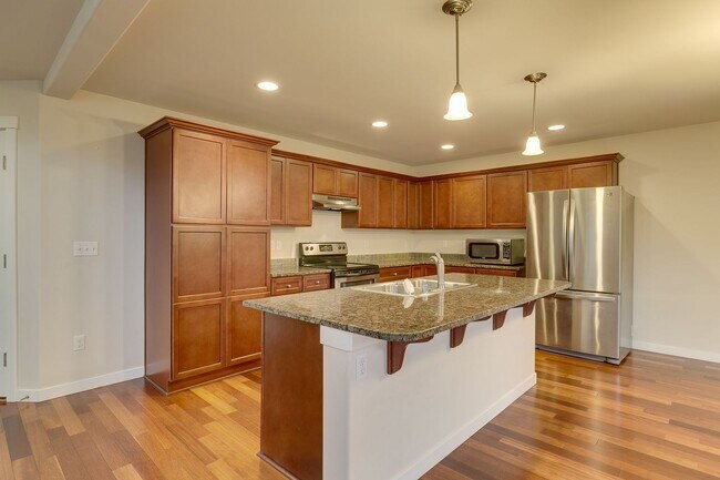 Foto del edificio - Bright and spacious 3 bed home in nice Lynnwood location!