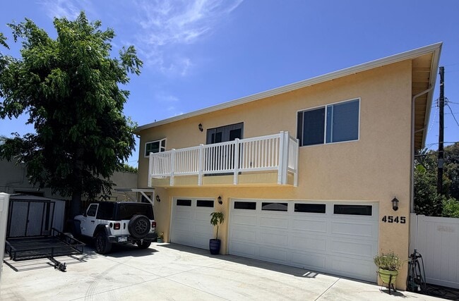 Photo - 4545 Vesper Avenue House