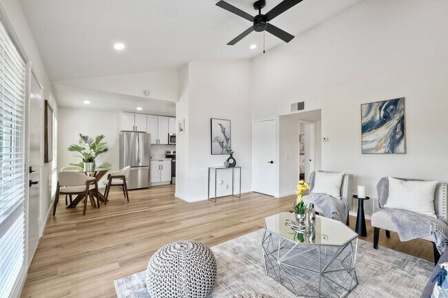 Foto del edificio - Charming Remodeled 2-Bed / 1.5-Bath Condo ...