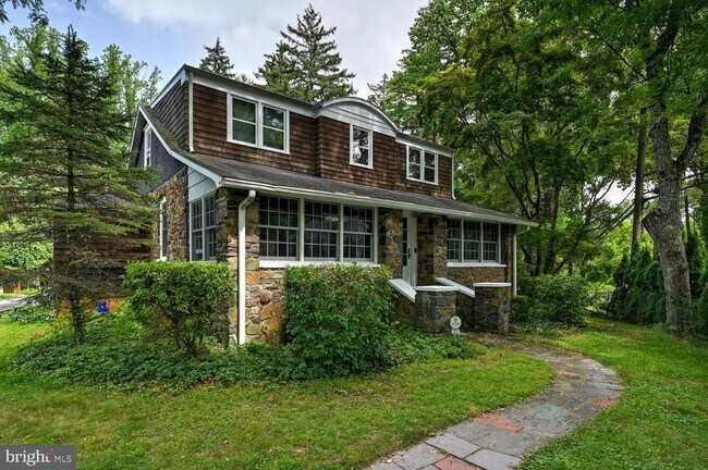 Foto del edificio - 353 Cherry Hill Rd