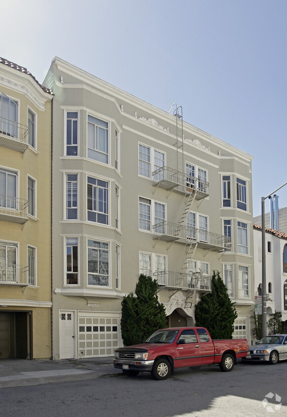 Primary Photo - Pierce Apartments
