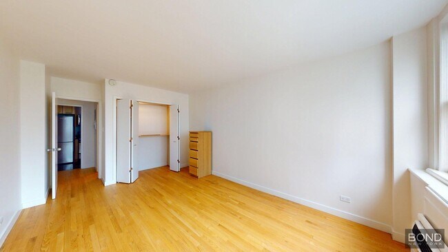 Building Photo - 435 E 79th St