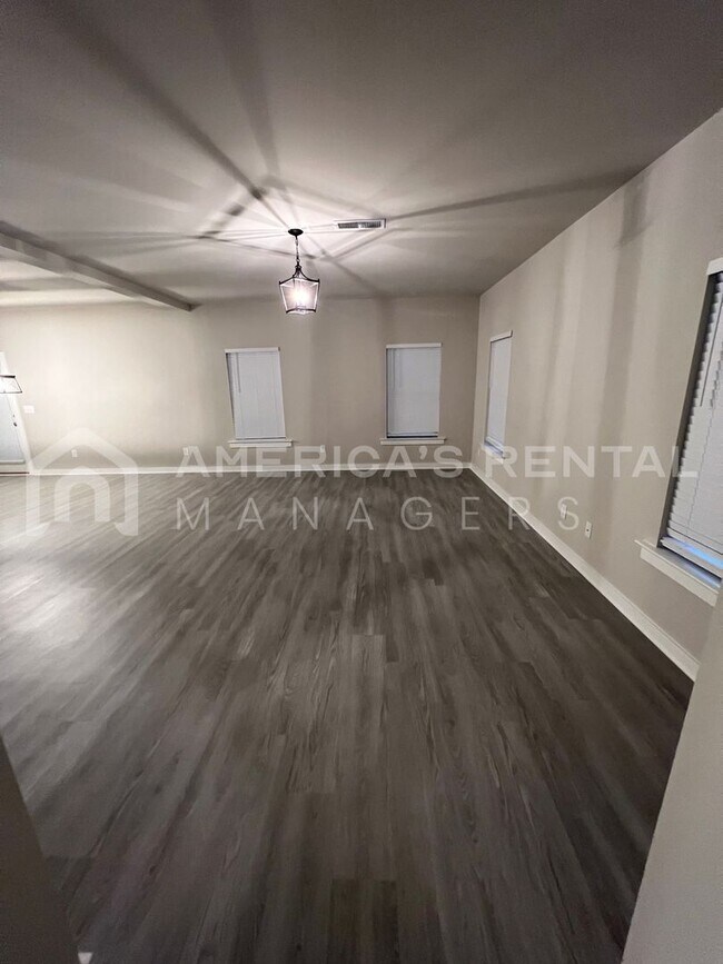 Foto del edificio - Home for Rent in Jemison, AL... Coming Soon!!