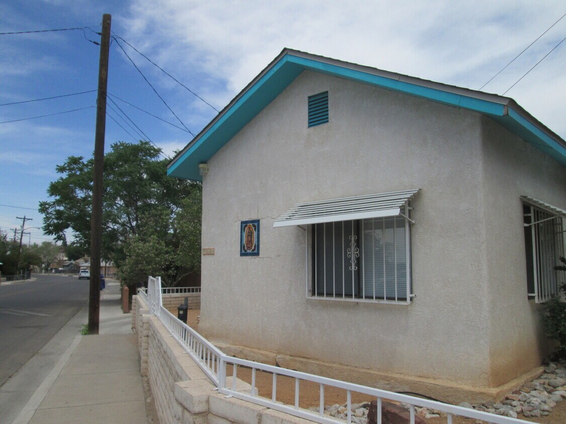 Primary Photo - DOWNTOWN LOMAS/EDITH 2/BD 1/BD
