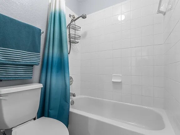 Foto del edificio - 12334 Blue Ridge Dr