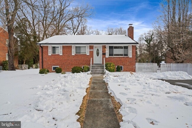 Photo - 3903 Whispering Ln House