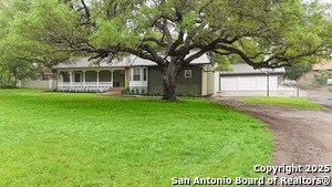 Building Photo - 9319 Oak Ledge Dr