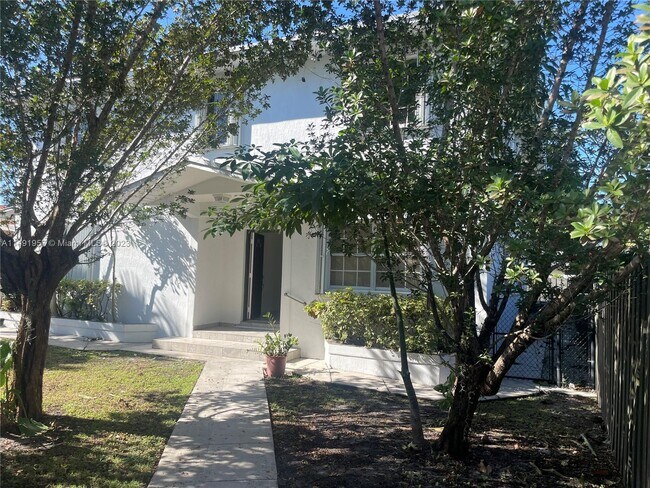 Building Photo - 222 NW 48th Ct