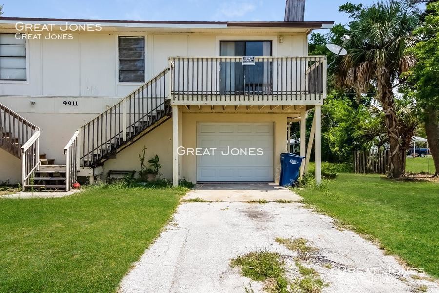 Primary Photo - NICE 2/1 DUPLEX IN BRADENTON!