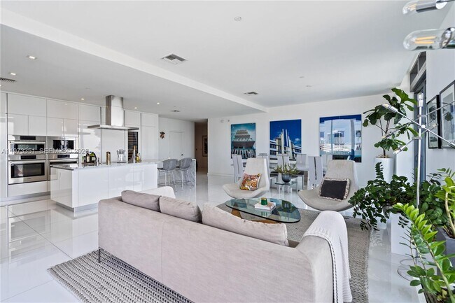 Foto del edificio - 88 SW 7th St