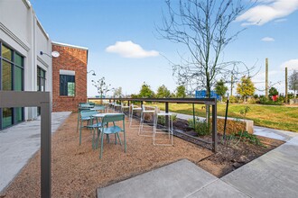 Building Photo - 1213 Mercantile St