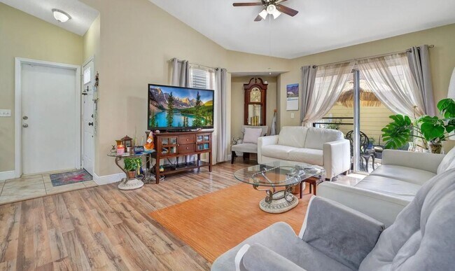 Foto del edificio - 2004 S Plainfield Dr