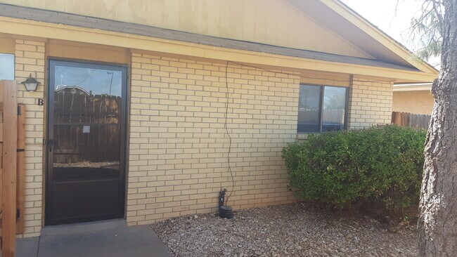 Building Photo - 2914 N Alhambra Dr