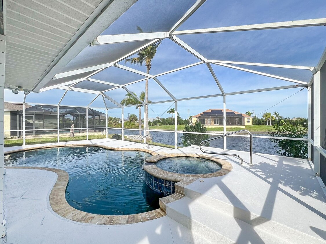 Foto principal - Cape Coral Pool Home with Canal!