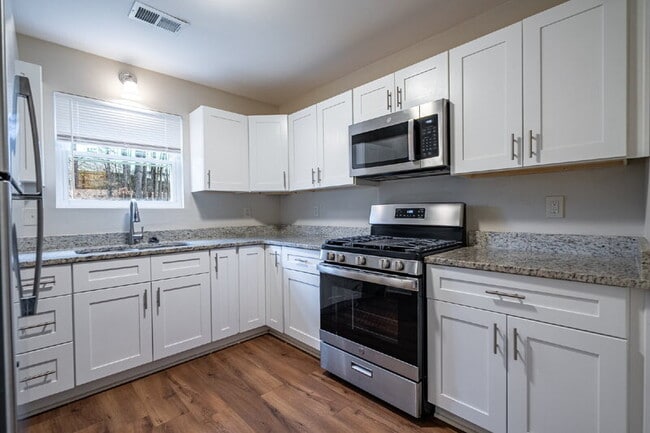 Building Photo - 114 Bentley Pkwy