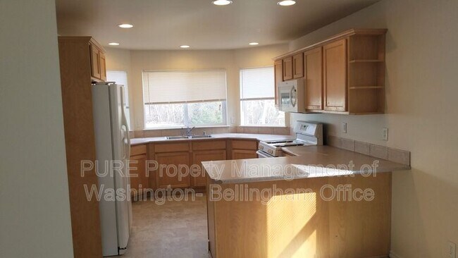 Building Photo - 905 Orchid Pl