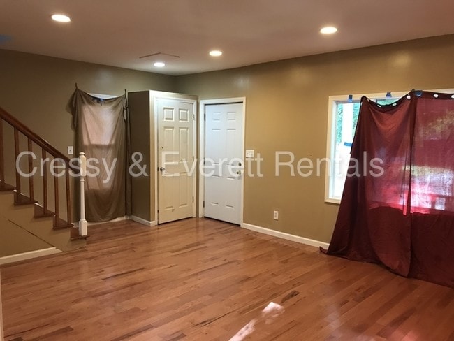 Building Photo - 3 Bedroom in the heart of Buchanan