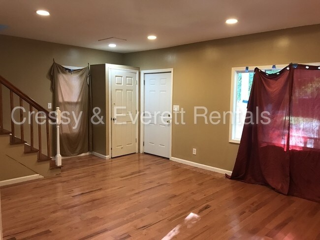 Foto del edificio - 3 Bedroom in the heart of Buchanan