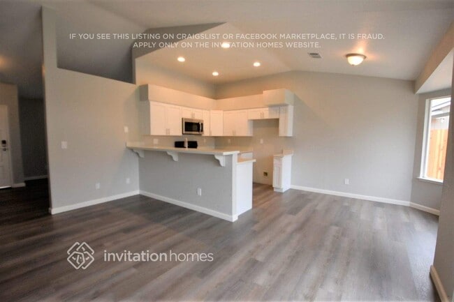 Building Photo - 1346 Lois Ln
