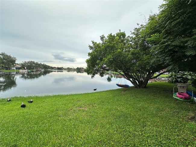 Building Photo - 2761 SW 58th Manor
