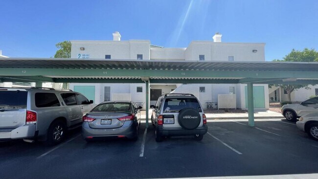 Foto del edificio - 7100 W Pirates Cove Rd
