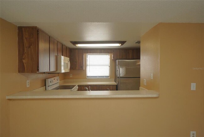 Foto del edificio - 10049 Lake Oak Cir