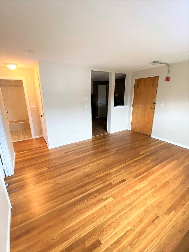 Building Photo - 36 Marlboro St