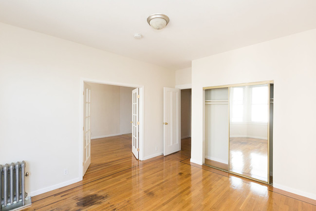 Foto del edificio - 1547 Clay St