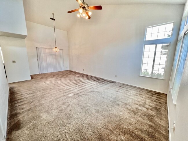 Building Photo - $2,495 Friant & Copper, 3 Bedrooms - N. Wi...
