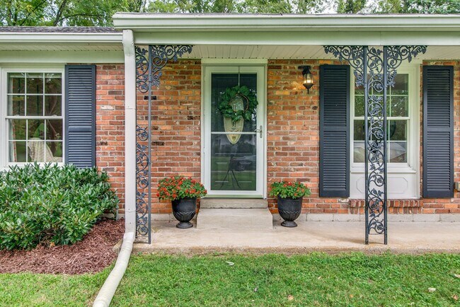 Building Photo - 4822 Briarwood Dr