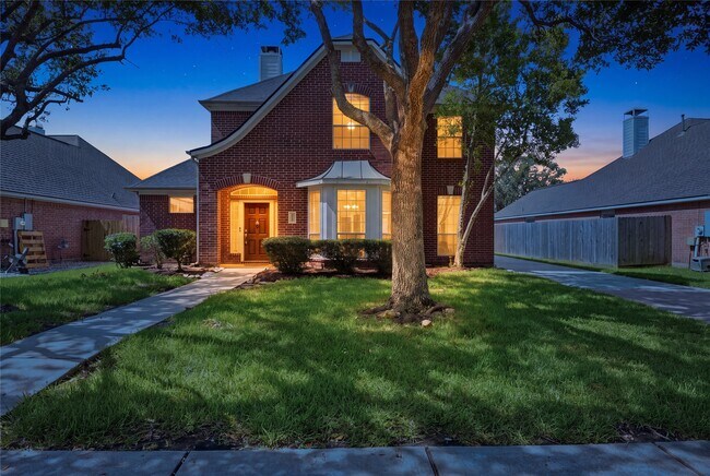 Foto del edificio - 6165 Darlington Ct