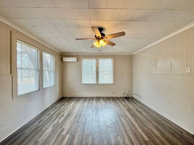 Foto del edificio - Charming 2 Bed, 1 Bath Unit!