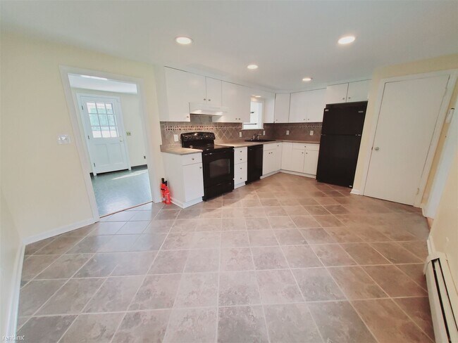 Building Photo - 4 br, 2 bath House - 46 Houston Ter Unit 1