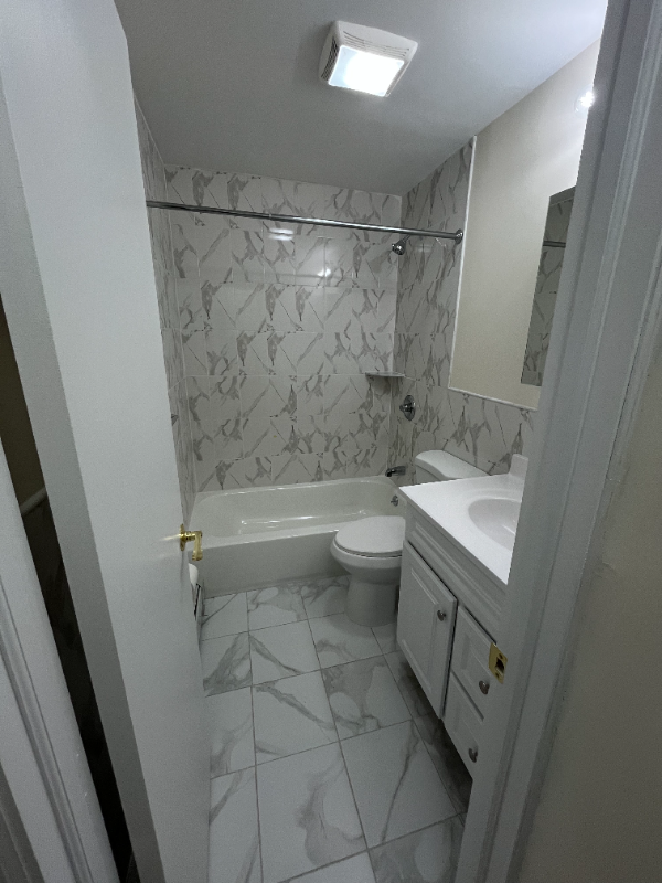 Foto principal - 422 B 64 St